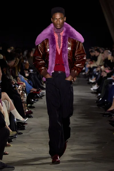 Look 14